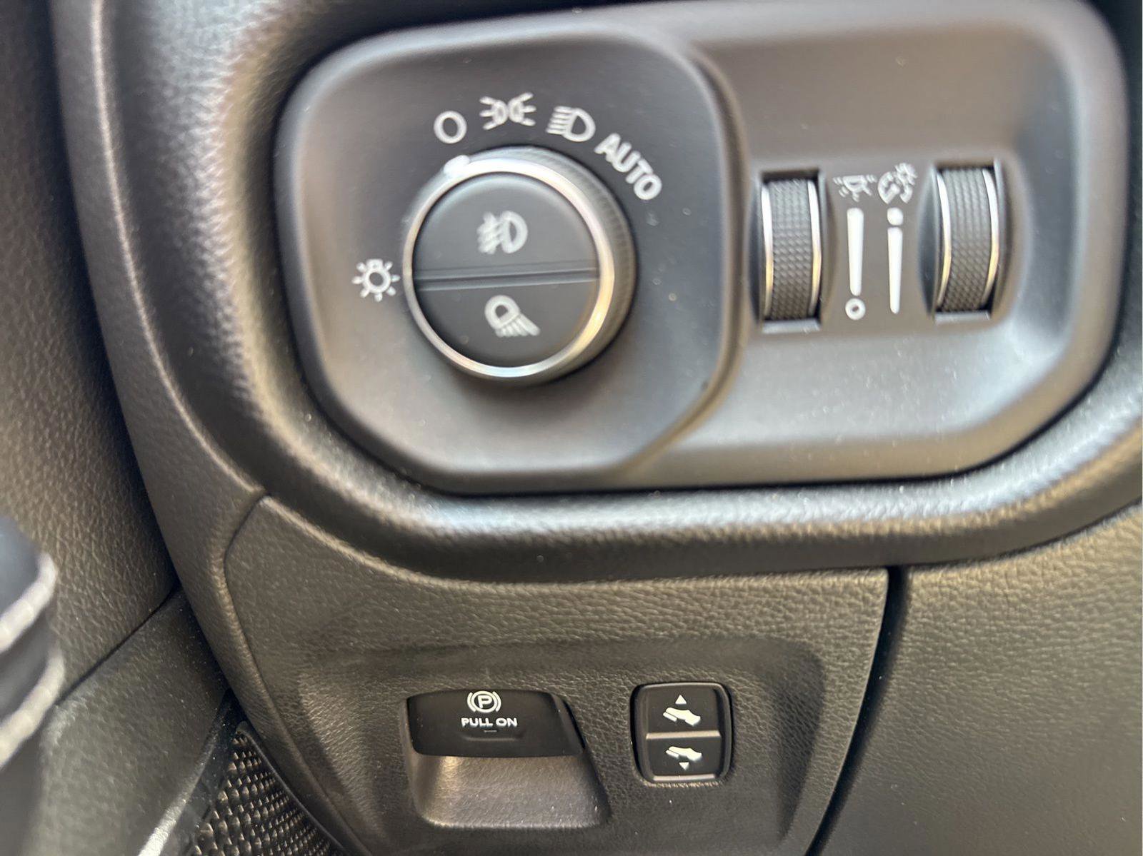 Certified 2022 RAM 1500 Laramie w/ Trailer Tow Group AWD/4WD image 28