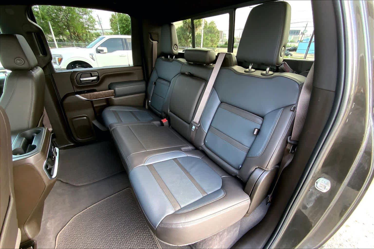 Used 2022 GMC Sierra 3500 Denali w/ Technology Package AWD/4WD image 21