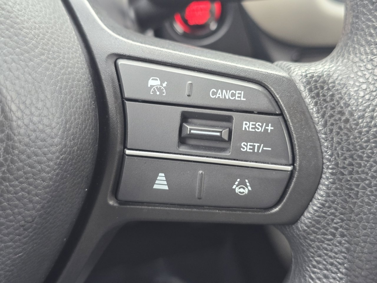 Used 2025 Honda HR-V LX image 30