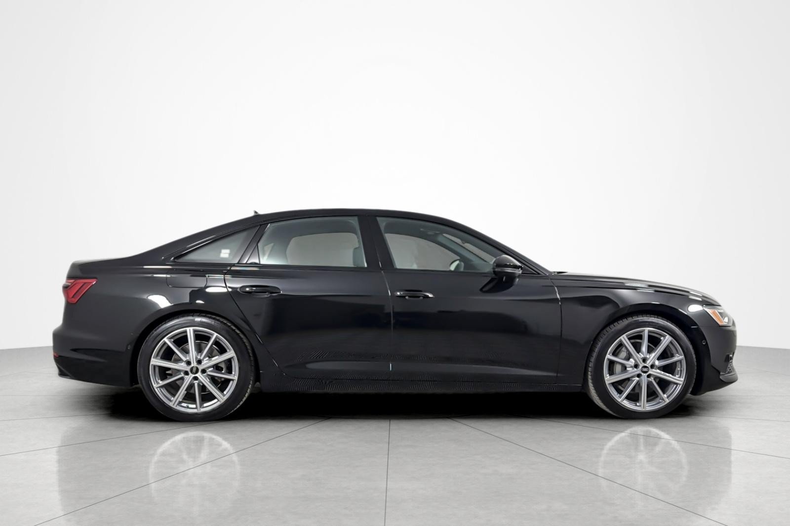 Used 2025 Audi A6 Premium Plus w/ Premium Plus Package AWD/4WD image 6