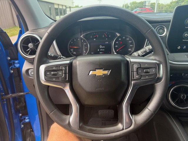 Used 2025 Chevrolet Blazer LT w/ Convenience Package image 11