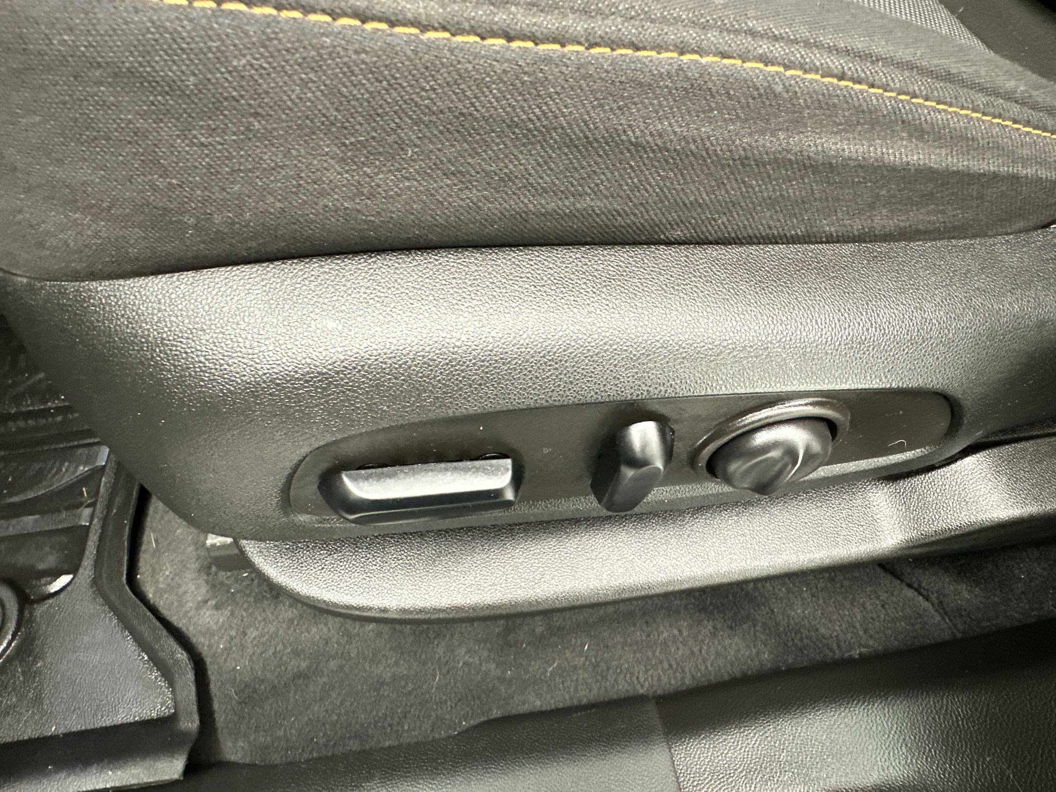 Used 2021 Chevrolet Traverse LT w/ LPO, Floor Liner Package image 14