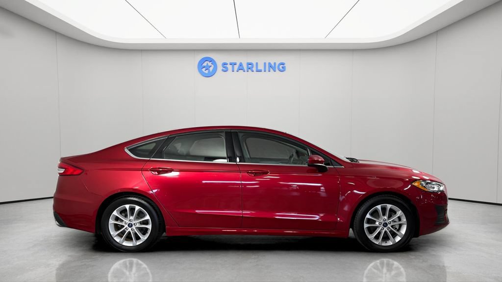 Used 2020 Ford Fusion SE FWD image 11