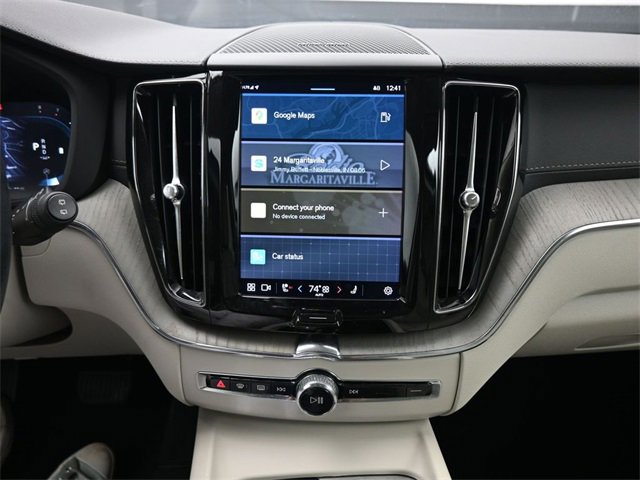Used 2023 Volvo XC60 B6 Ultimate w/ Climate Package image 13