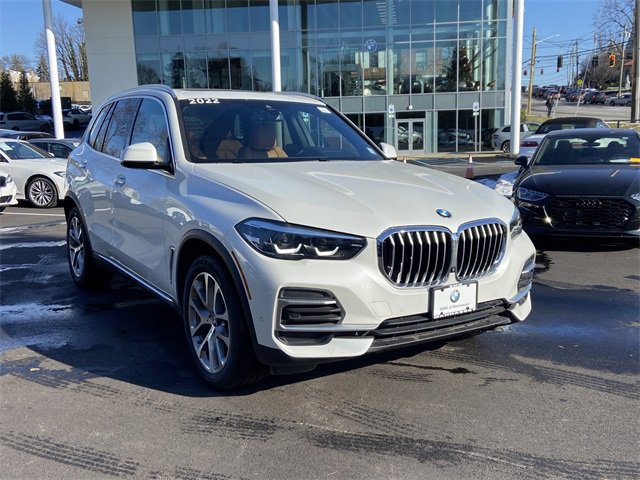 Certified 2022 BMW X5 xDrive40i w/ Parking Assistance Package image 3