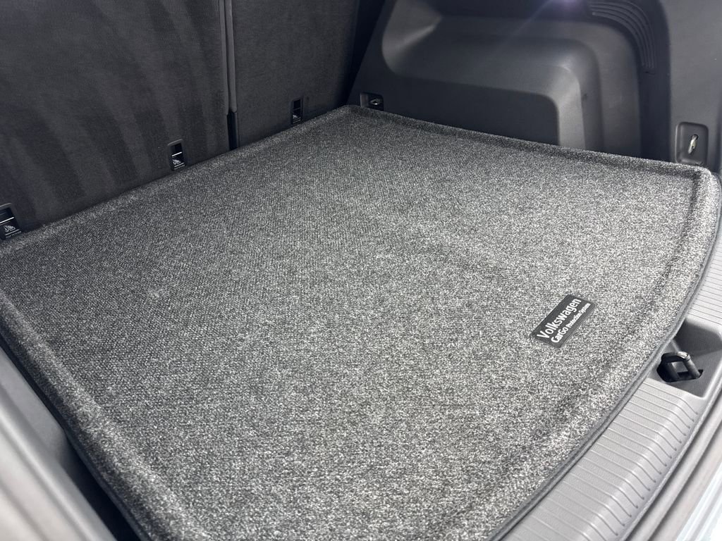 Used 2025 Volkswagen Atlas Cross Sport SE image 79