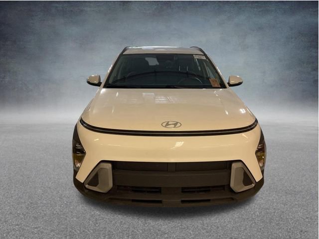 Used 2025 Hyundai Kona SEL FWD image 2