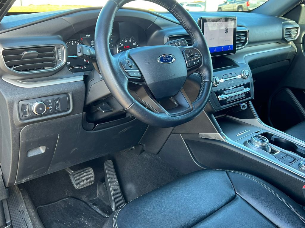 Used 2020 Ford Explorer XLT w/ Equipment Group 202A image 18