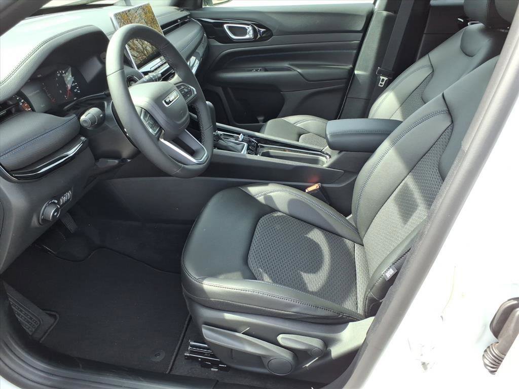 New 2026 Jeep Compass Latitude image 3