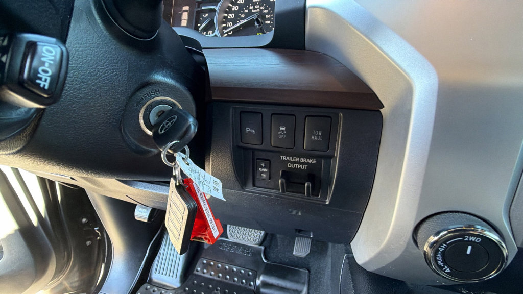 Certified 2018 Toyota Tundra Limited w/ Limited Premium Package image 17