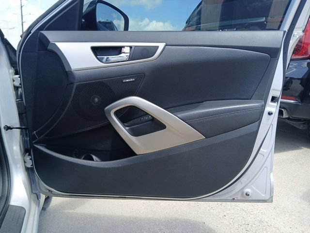 Used 2016 Hyundai Veloster w/ Option Group 03 FWD image 13