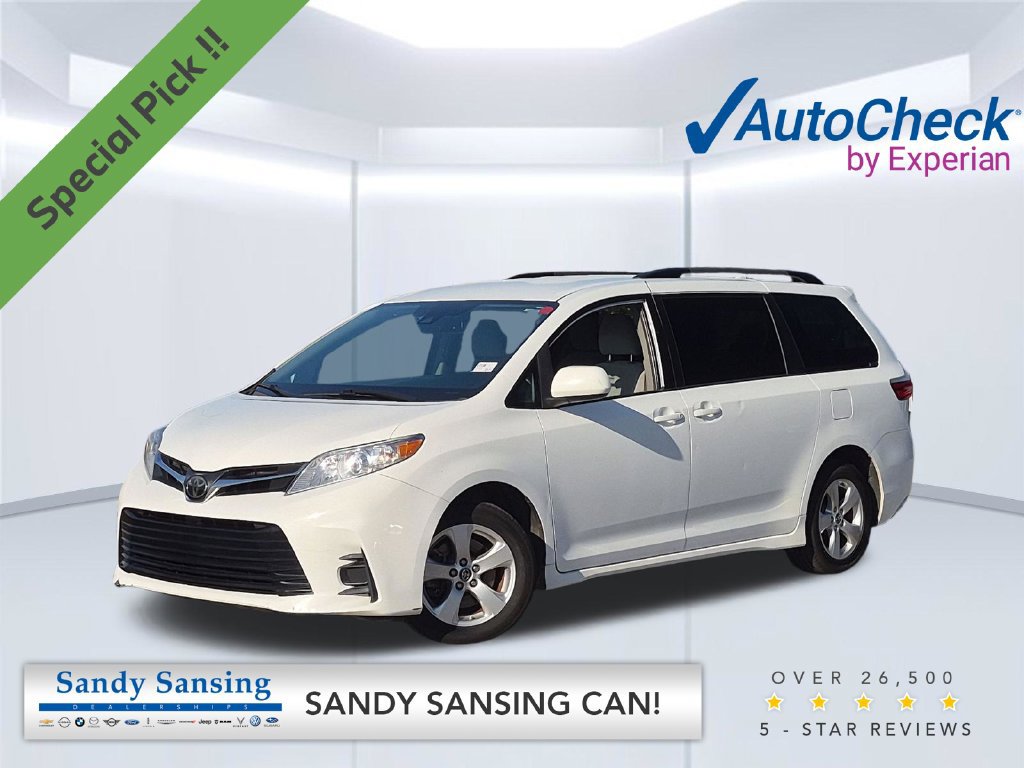 Used 2018 Toyota Sienna LE w/ Carpet Mat Package