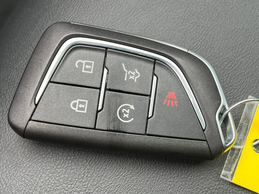 New 2026 Cadillac Optiq Luxury 1 image 26