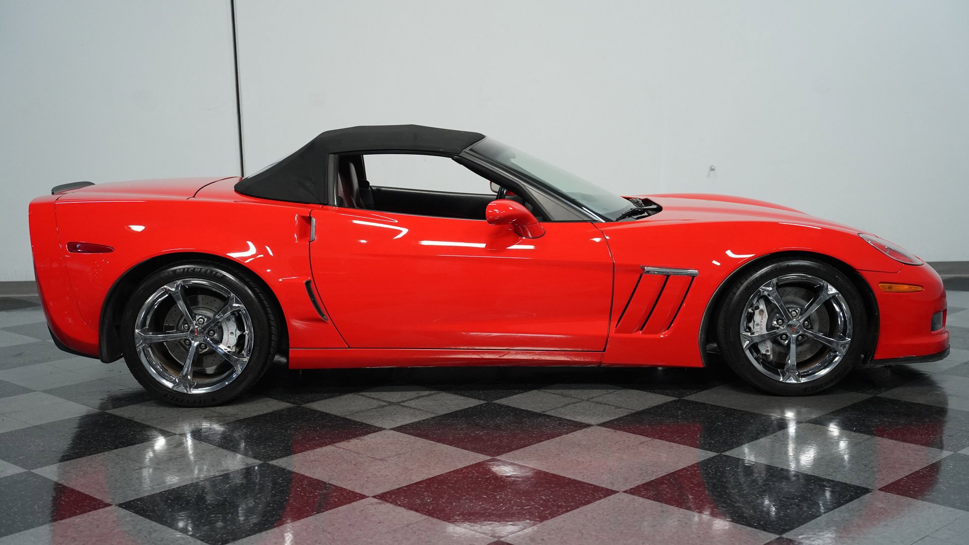 Used 2010 Chevrolet Corvette Grand Sport w/ Preferred Equipment Group image 12