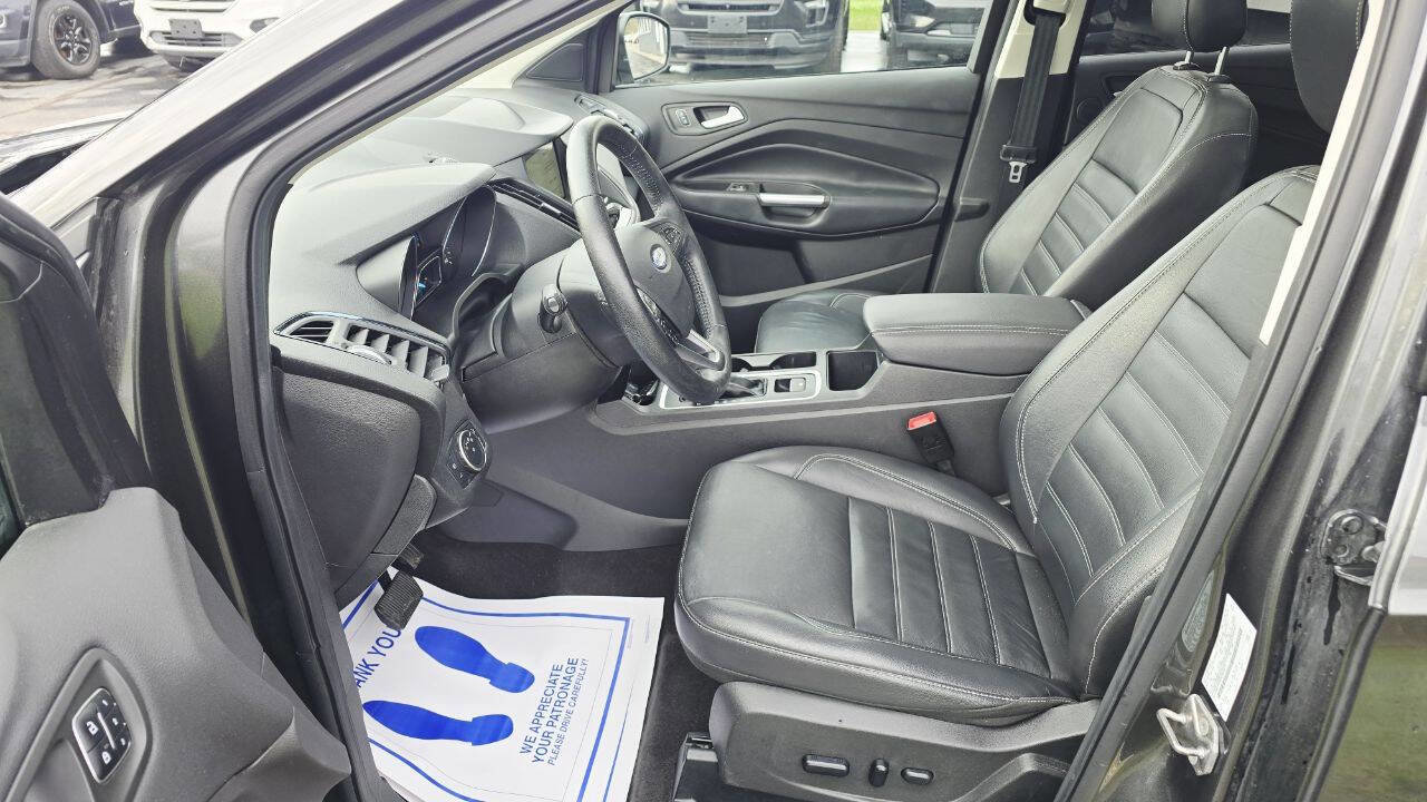 Used 2019 Ford Escape Titanium AWD/4WD image 10