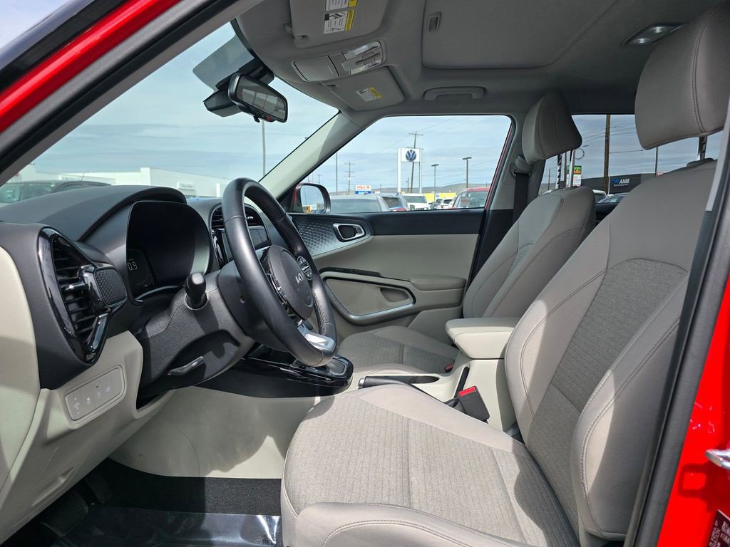 Used 2025 Kia Soul EX FWD image 22