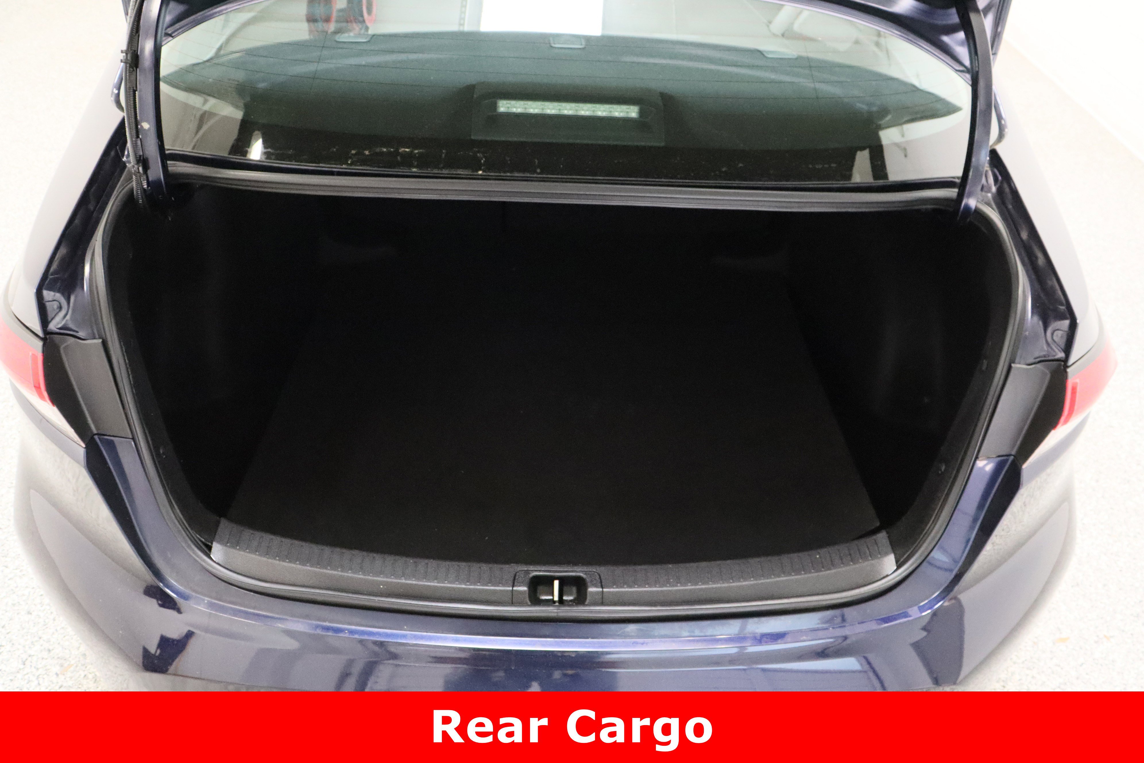 Used 2022 Toyota Corolla LE FWD image 28