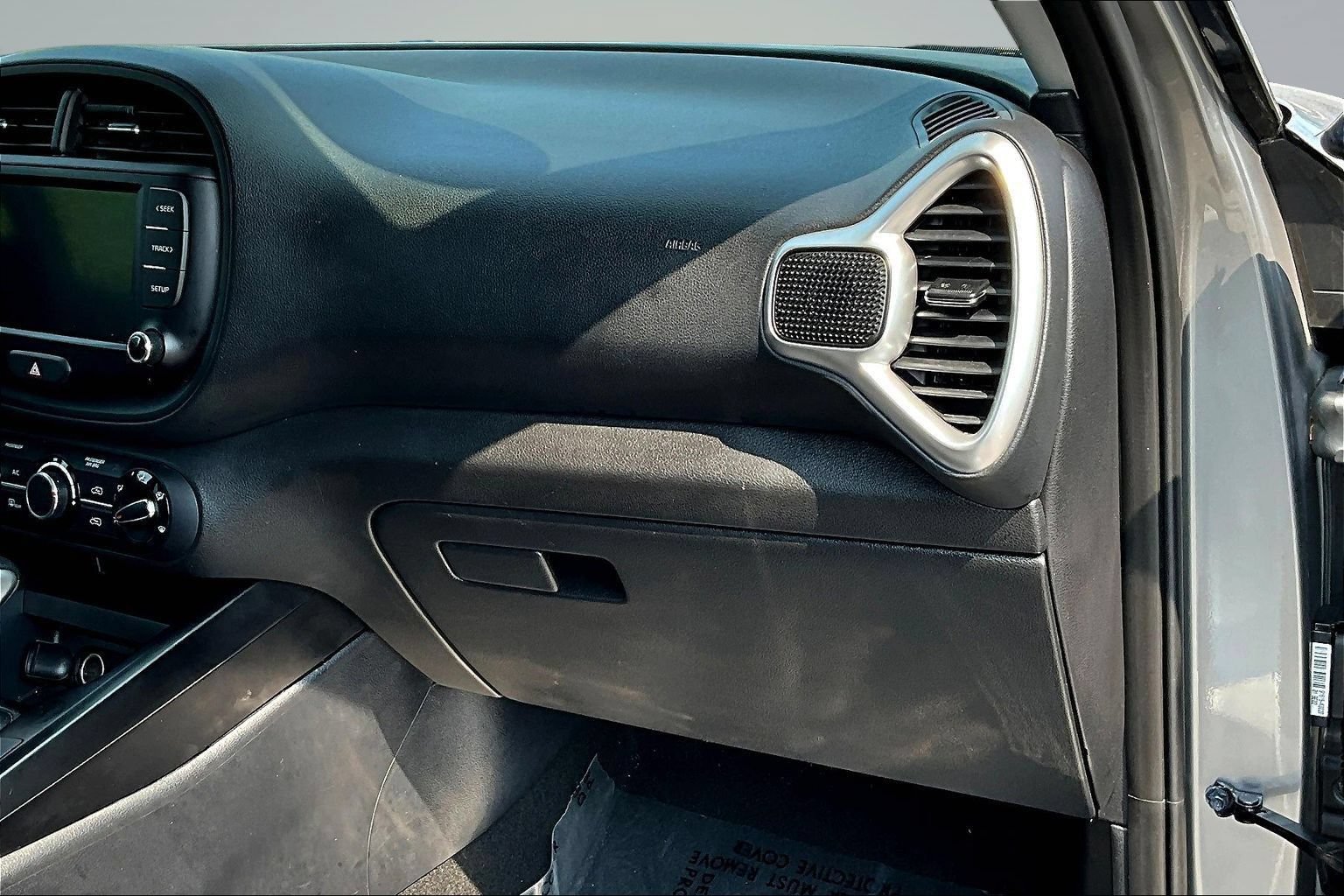 Used 2024 Kia Soul LX w/ Option Group 015 FWD image 25