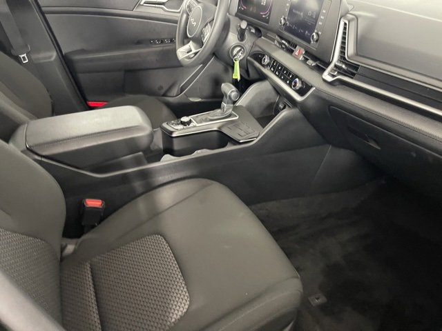 Used 2024 Kia Sportage LX image 15