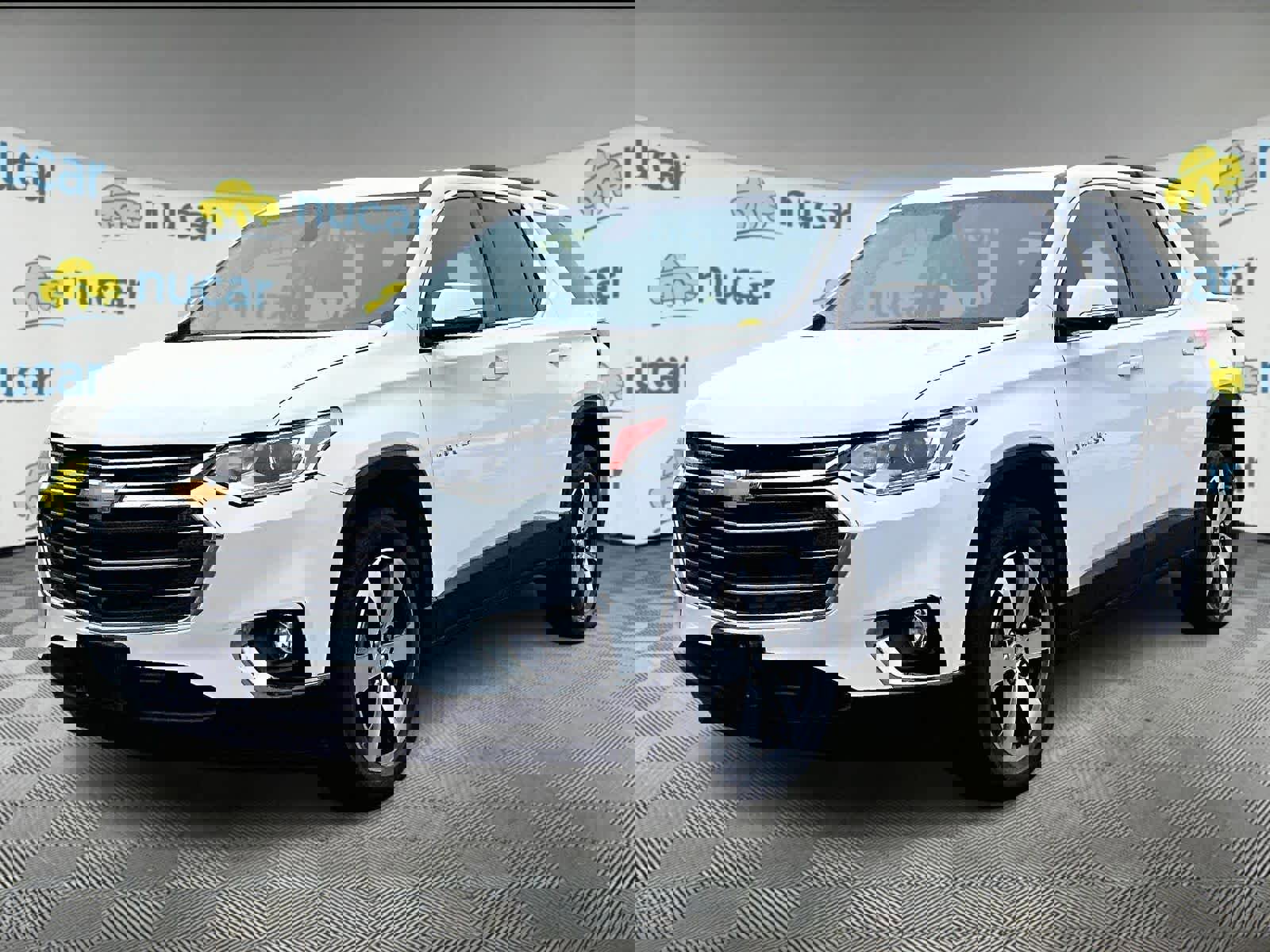 Used 2020 Chevrolet Traverse LT w/ LT Premium Package image 3