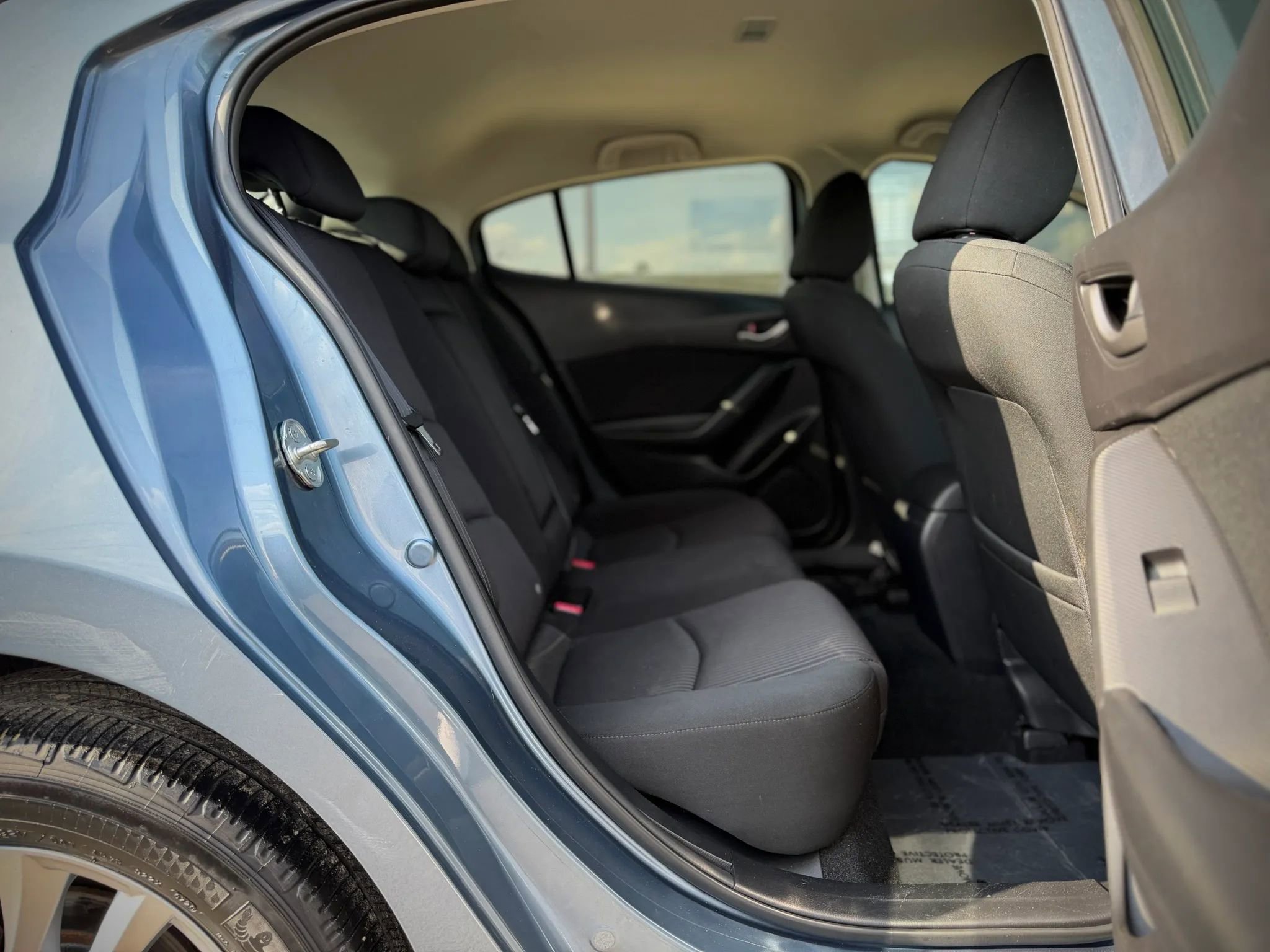 Used 2015 MAZDA MAZDA3 i Touring FWD image 16