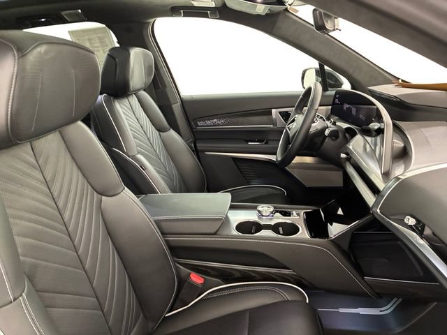 Used 2026 Cadillac Vistiq Platinum w/ LPO, Floor Liner Package AWD/4WD image 14