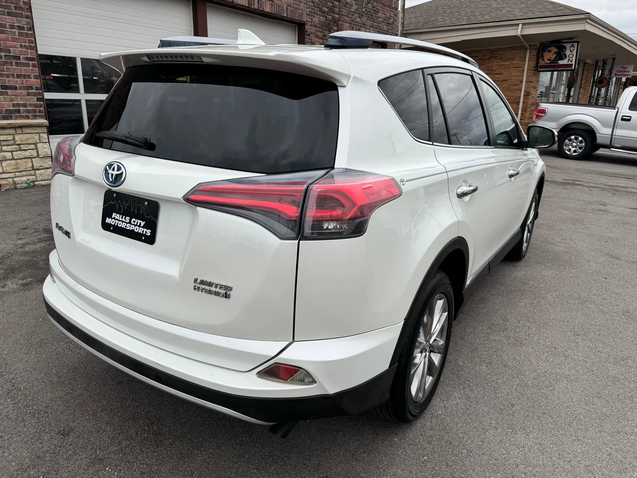 Used 2017 Toyota RAV4 Limited w/ Advanced Technology Package image 16