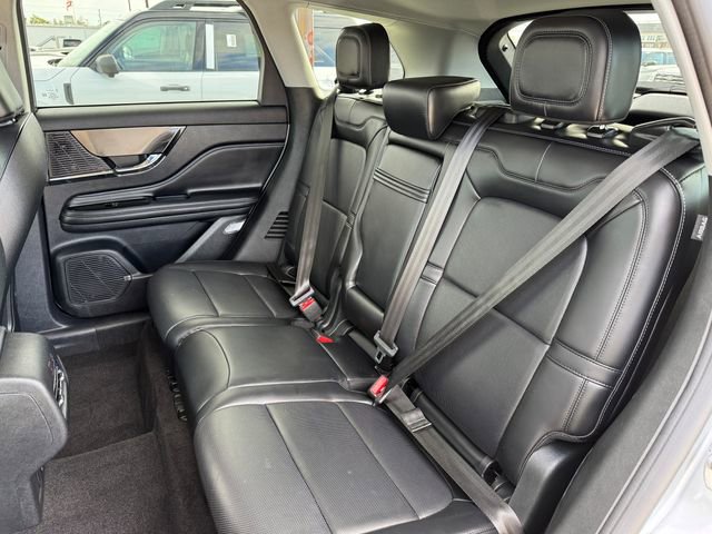 Used 2022 Lincoln Corsair AWD w/ Premium Package image 16