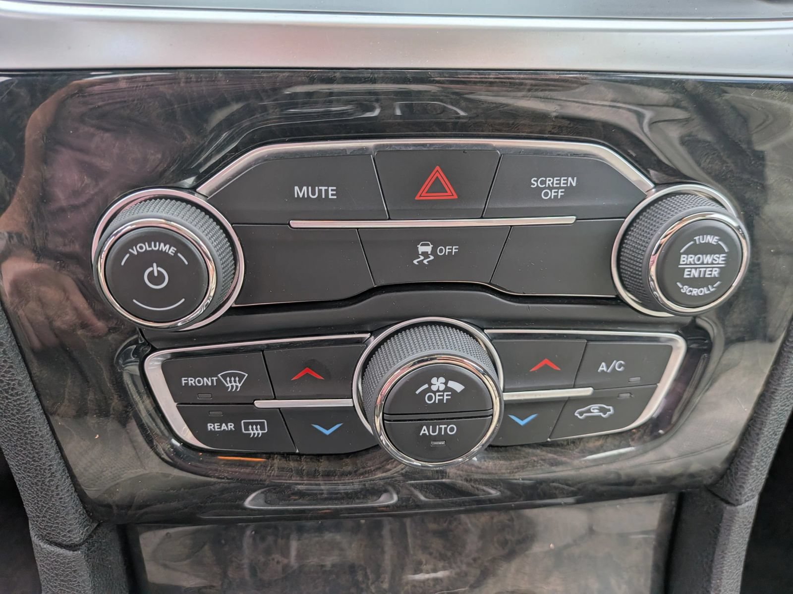 Used 2019 Chrysler 300 Limited RWD image 50