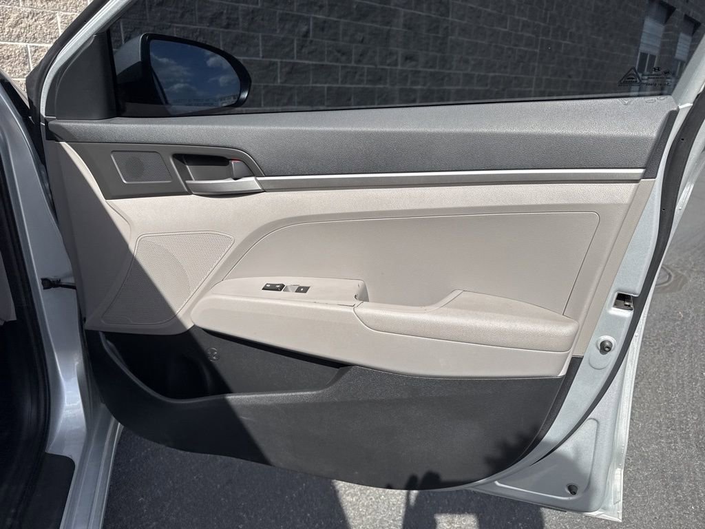 Used 2017 Hyundai Elantra SE image 27