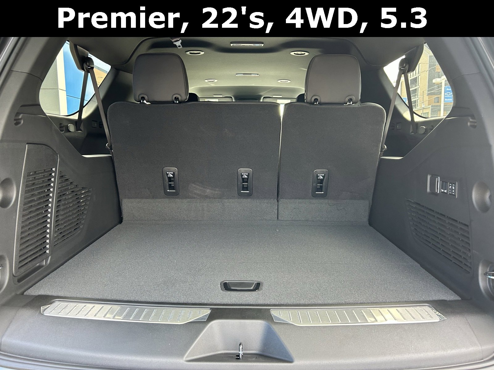 New 2025 Chevrolet Suburban Premier image 27