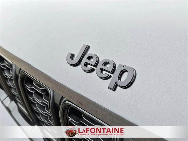 New 2025 Jeep Grand Cherokee Limited w/ Black Appearance Package image 9