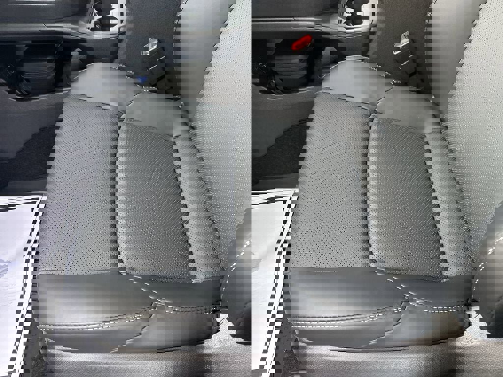 New 2026 Subaru Solterra Premium w/ Premium Convenience Package image 9