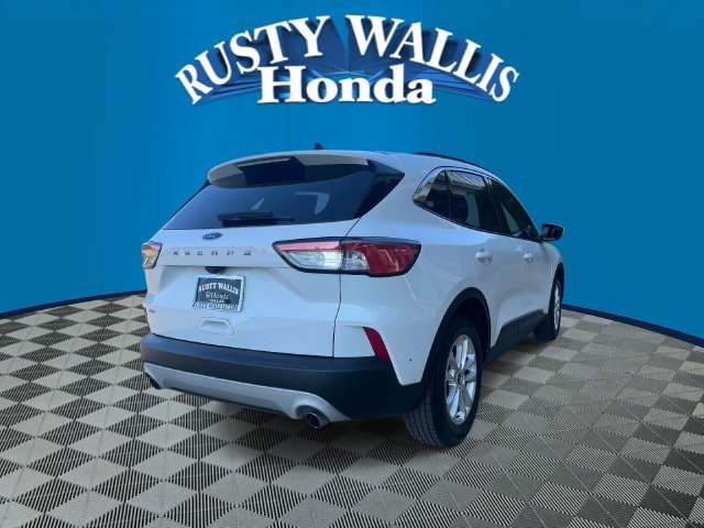 Used 2021 Ford Escape SE w/ Convenience Package FWD image 3
