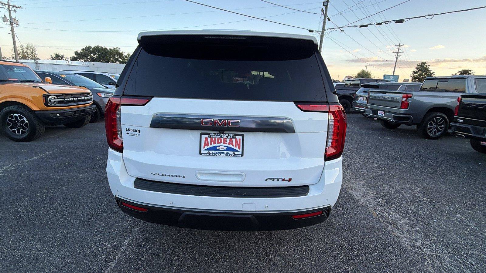 Used 2023 GMC Yukon AT4 w/ AT4 Premium Plus Package AWD/4WD image 10