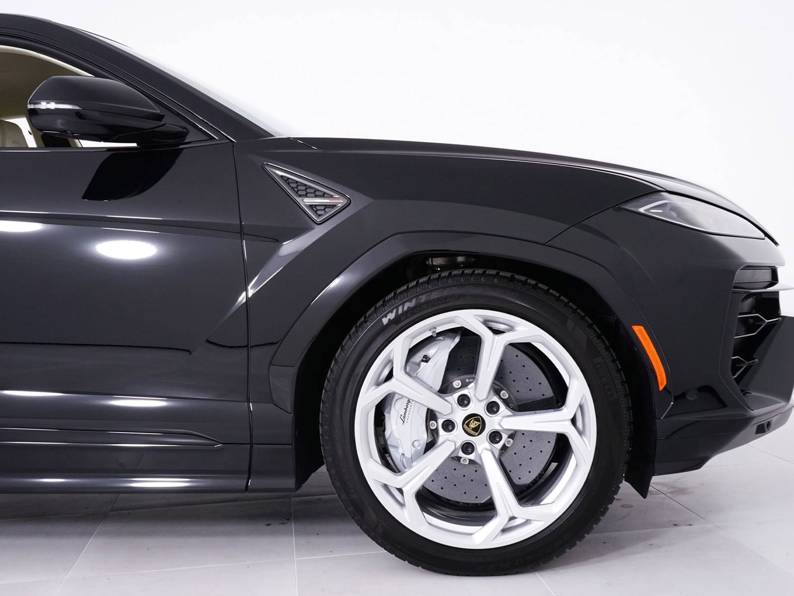 Used 2026 Lamborghini Urus SE AWD/4WD image 16