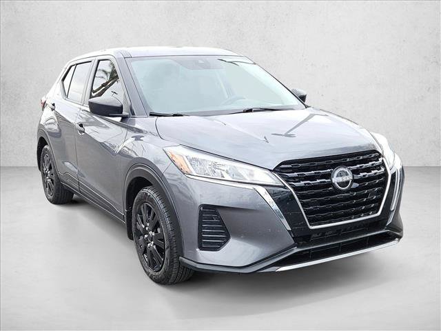Used 2022 Nissan Kicks S image 3