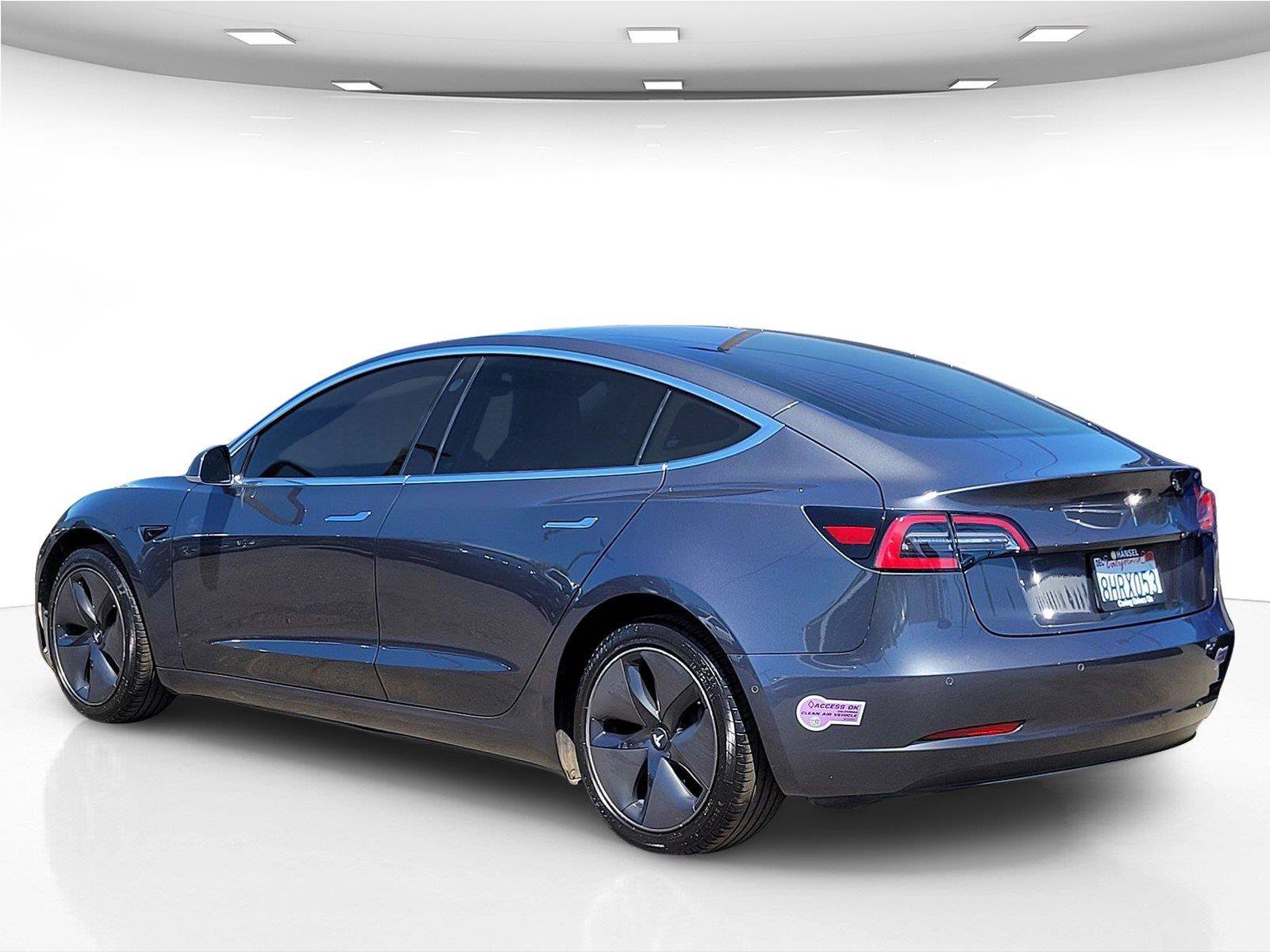 Used 2018 Tesla Model 3 Mid Range RWD image 9