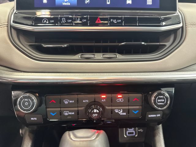 Used 2023 Jeep Compass Limited AWD/4WD image 28