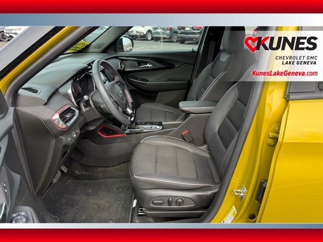 Used 2023 Chevrolet TrailBlazer RS w/ Sun and Liftgate Package image 12