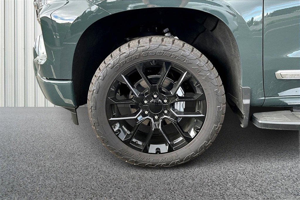 Used 2026 Chevrolet Silverado 1500 High Country w/ Technology Package image 31