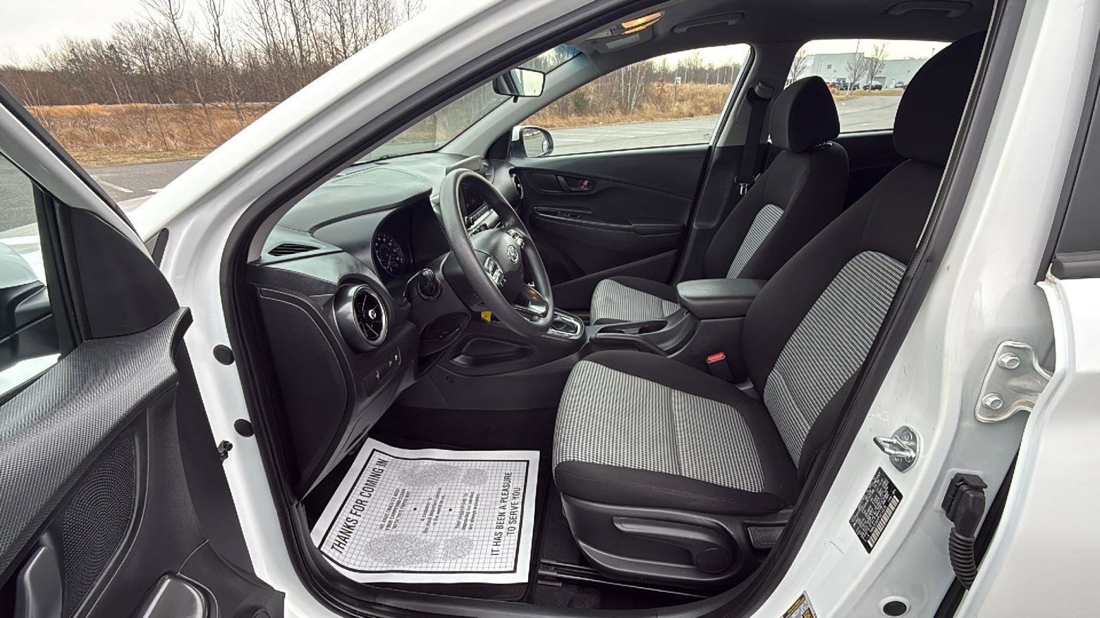 Used 2023 Hyundai Kona SE w/ Cargo Package image 25