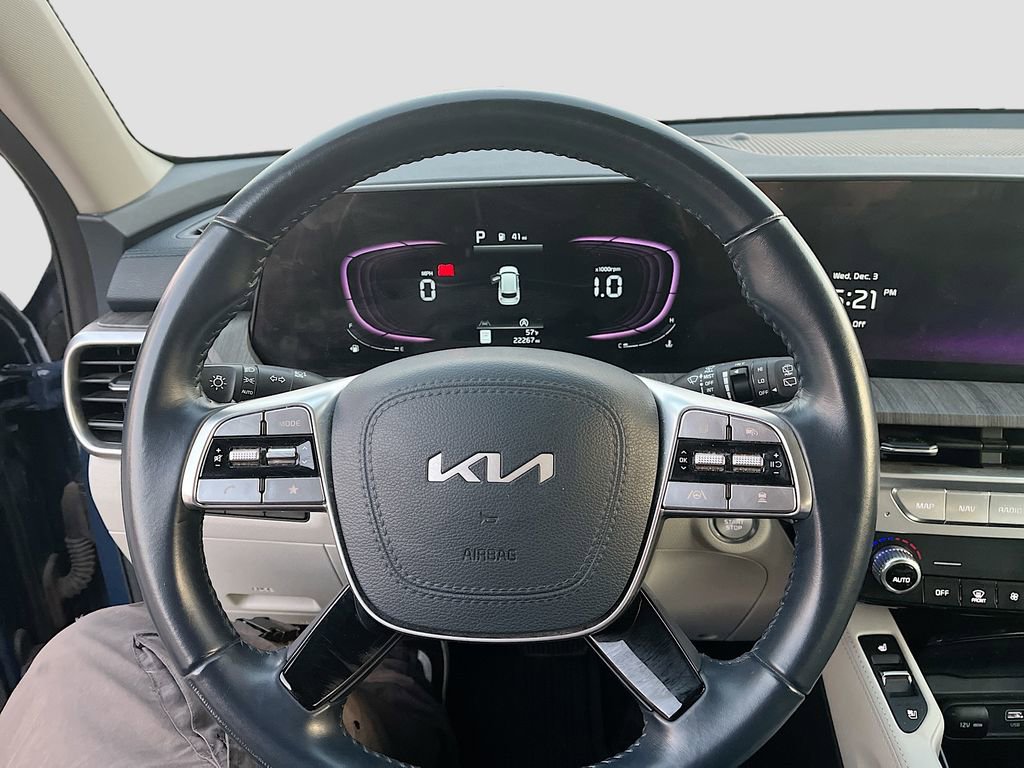 Used 2023 Kia Telluride EX w/ EX Captain's Chair Package FWD image 11