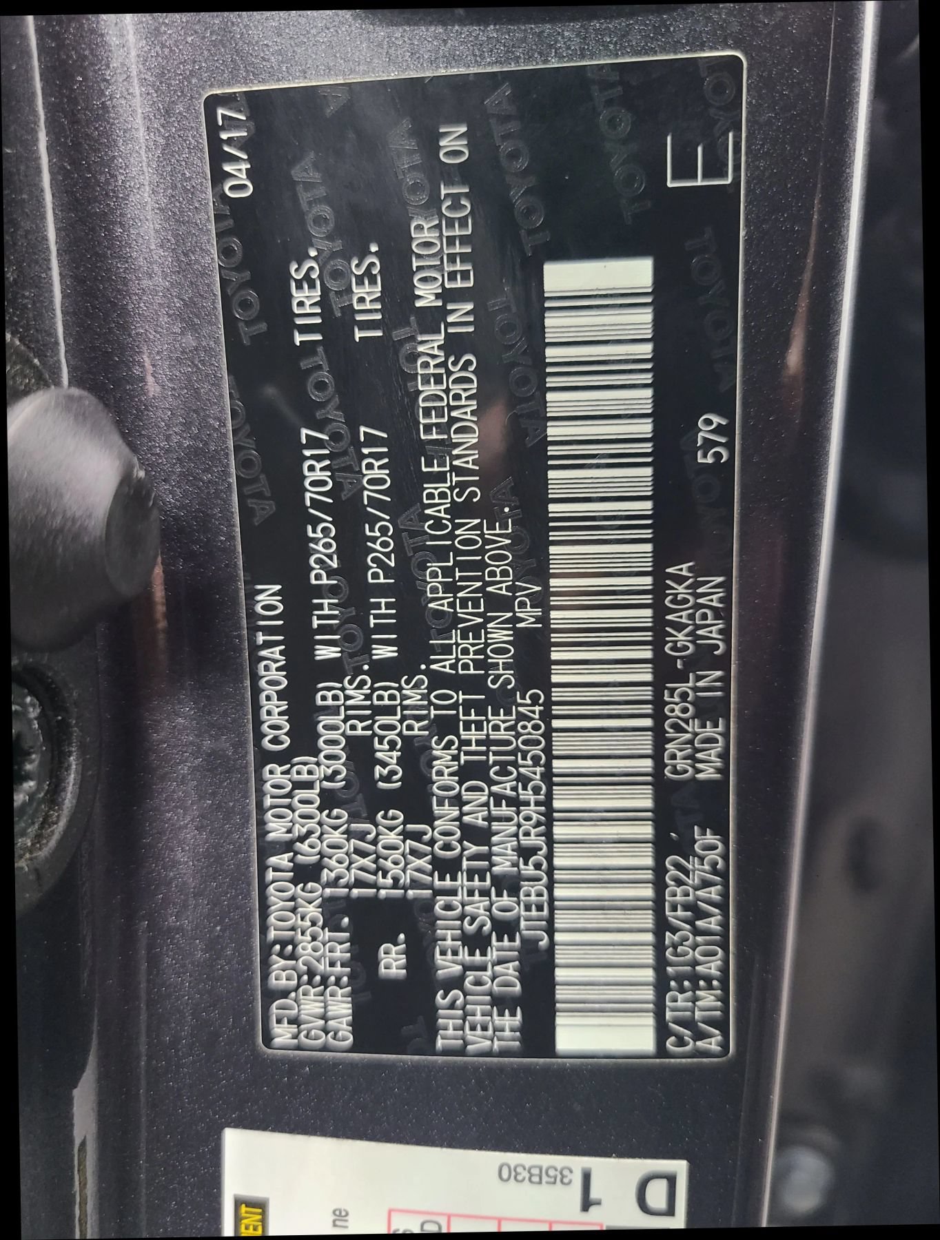 Used 2017 Toyota 4Runner SR5 AWD/4WD image 3