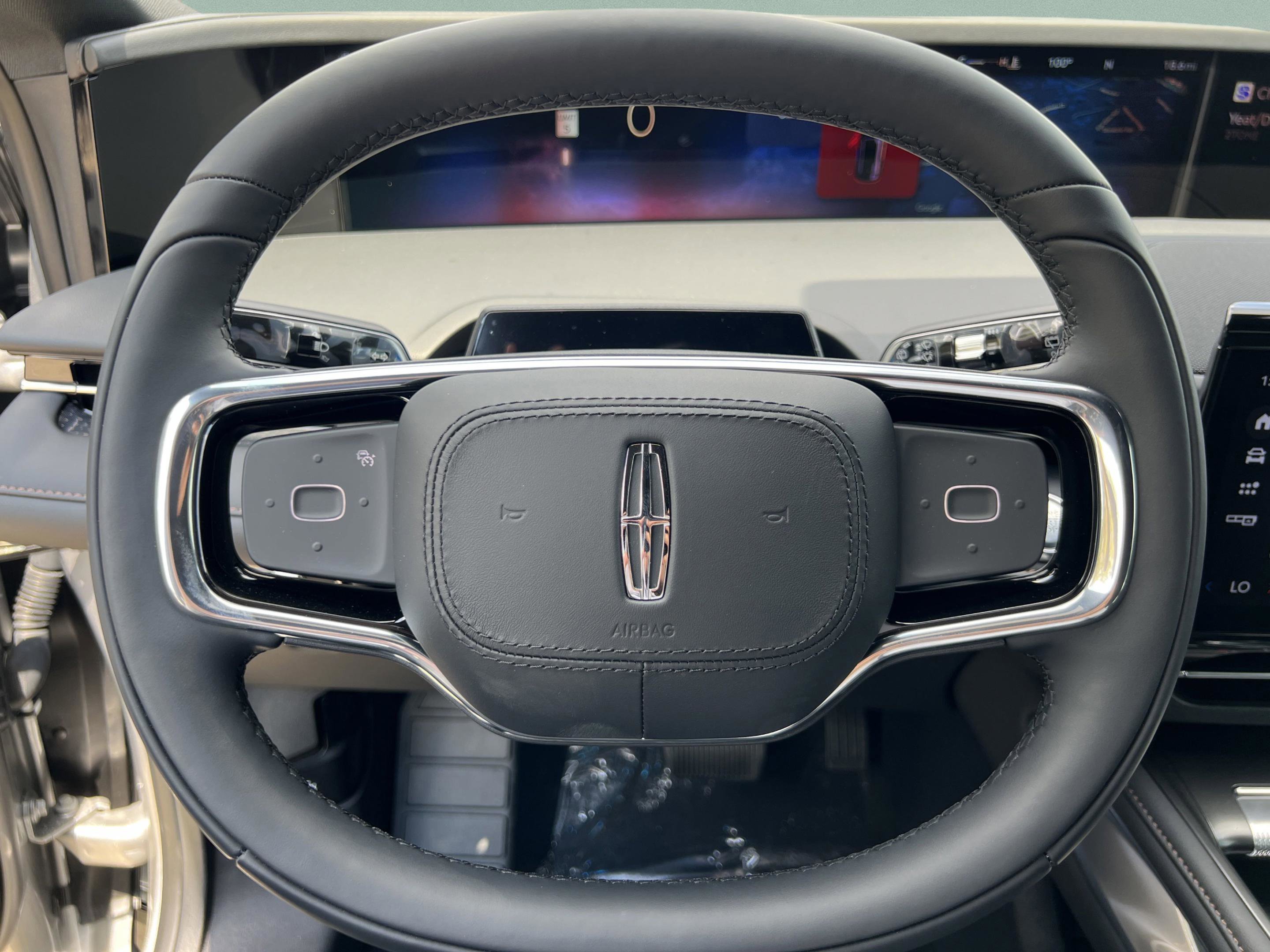 New 2025 Lincoln Nautilus Reserve w/ Jet Appearance Package image 17