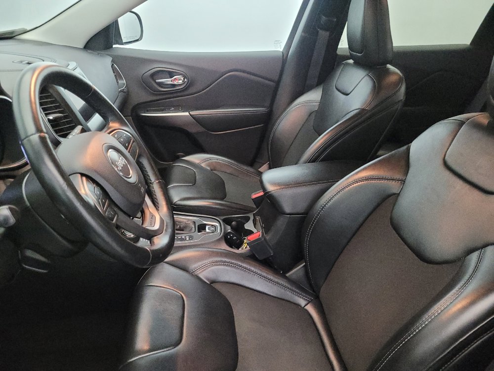 Used 2019 Jeep Cherokee Latitude Plus w/ Cold Weather Group image 17