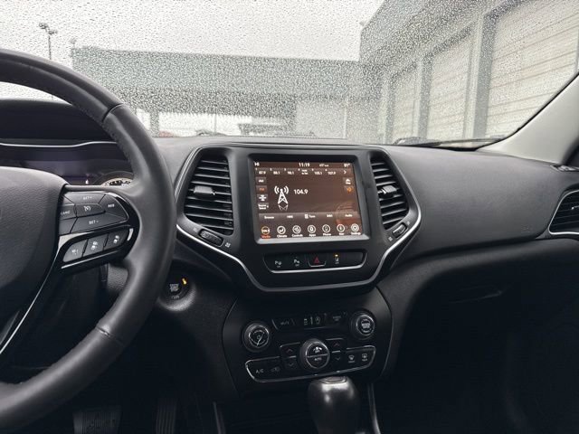 Used 2023 Jeep Cherokee Altitude Lux image 22