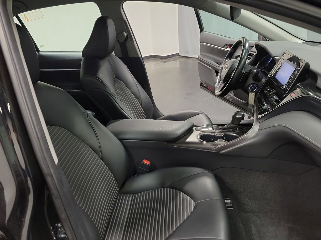 Used 2022 Toyota Camry SE FWD image 22