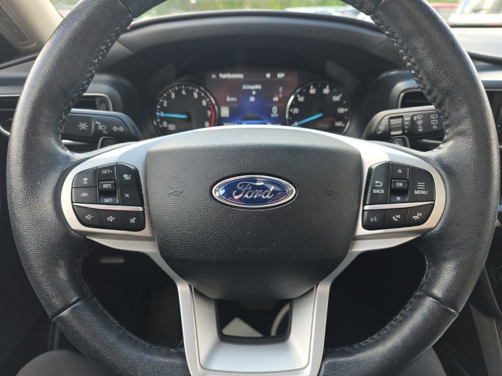 Used 2021 Ford Explorer Limited w/ Equipment Group 301A AWD/4WD image 12