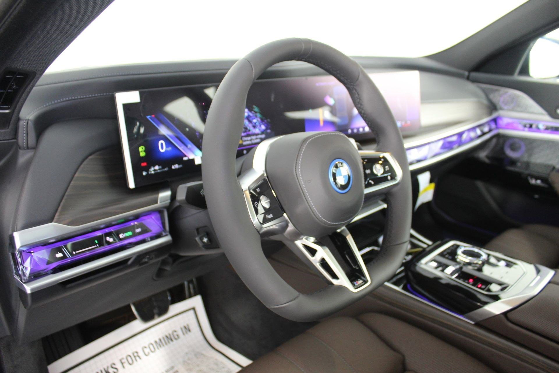 New 2026 BMW 750e xDrive w/ Executive Package image 4